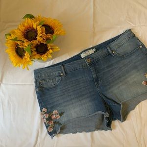 Torrid floral embroidered denim shorts
